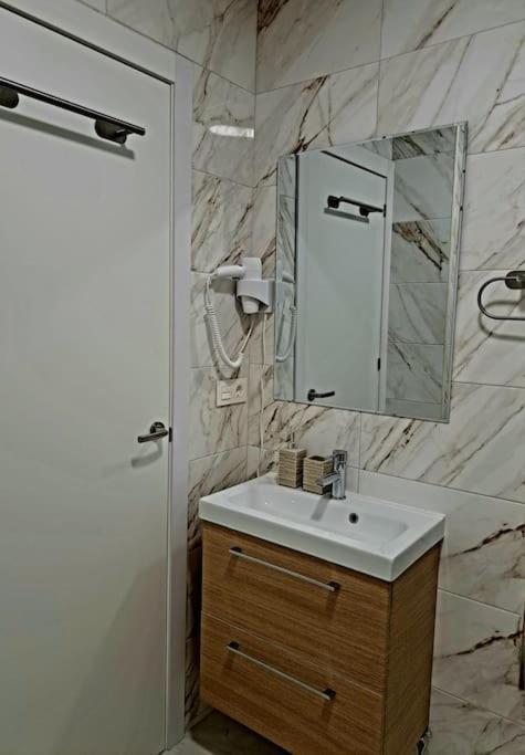 Apartament Cozy Studio With Sea View Benidorm Zewnętrze zdjęcie