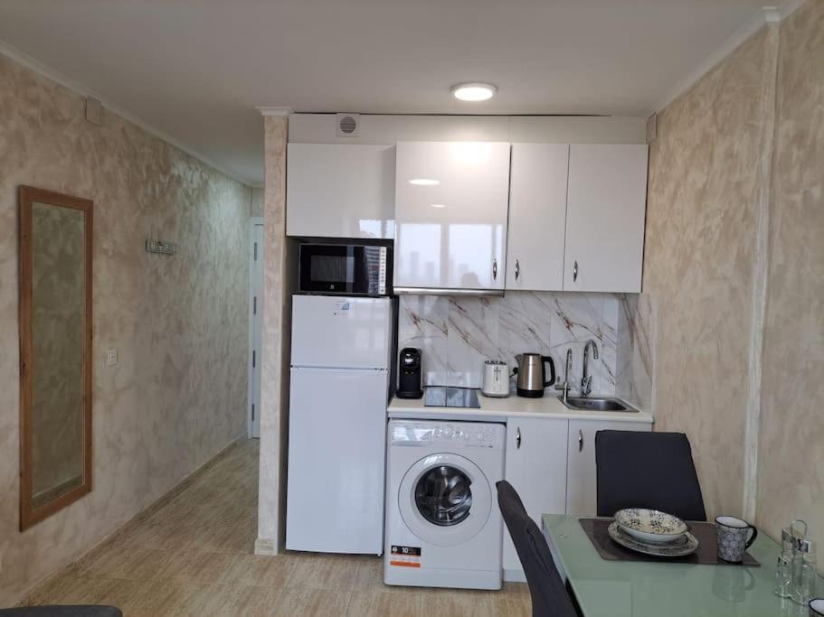 Apartament Cozy Studio With Sea View Benidorm Zewnętrze zdjęcie